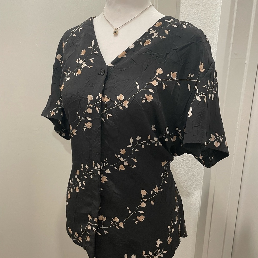 VTG 90s Norton McNaughton Black & Cream Floral V-Neck Button-Up Blouse - L